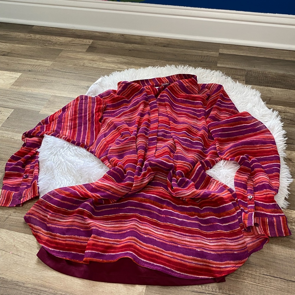 Liz Claiborne PLUS SIZE 1X long sleeve striped blouse with built in camisole.